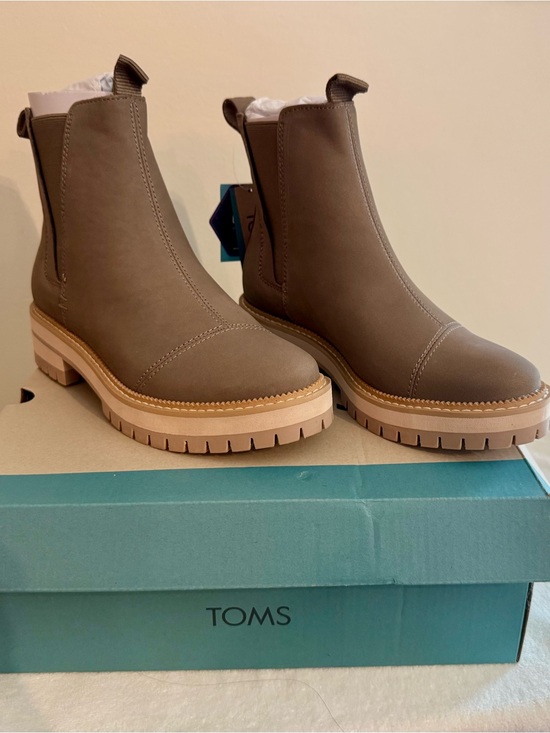 Toms Shoes - TOMS Women's Taupe Grey Dakota Lug Boots